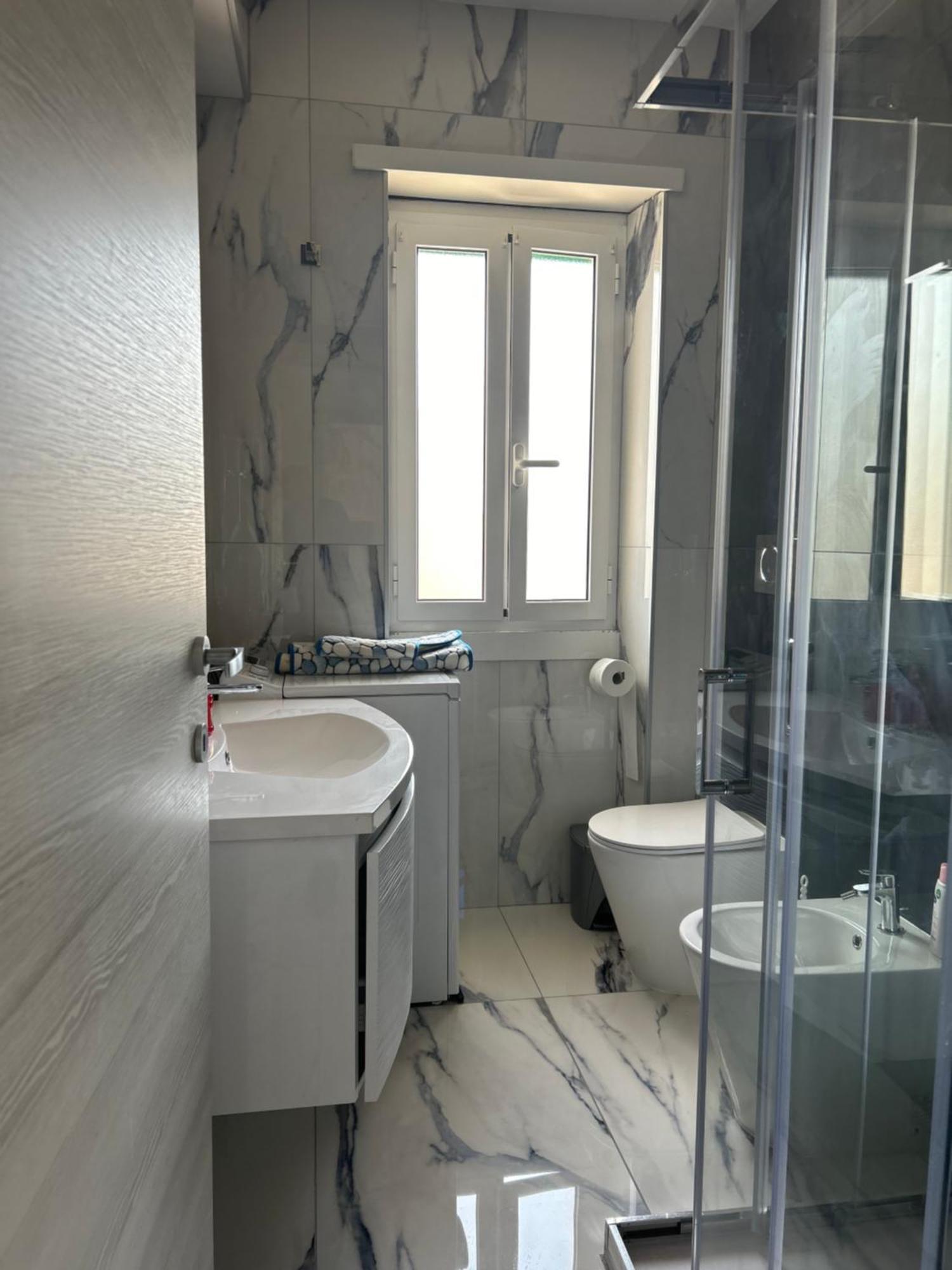 Апартаменти Front Sea Luxury Лідо-ді-Остія Екстер'єр фото